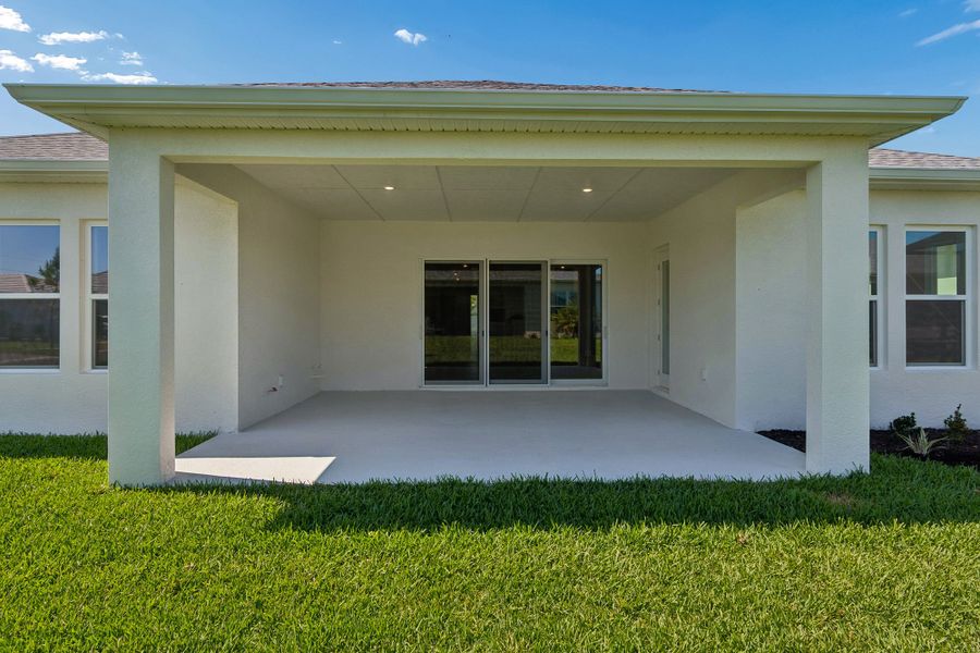 Representative exterior details of a home built from the The Bonham by David Weekley Homes in SeaFlower – Classic Homes, Bradenton (Image 3).