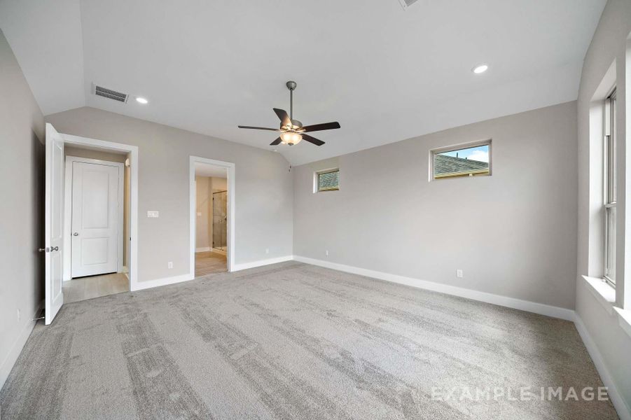Spacious, unfurnished interior of a new home in Lago Mar, Texas City (Image 23).