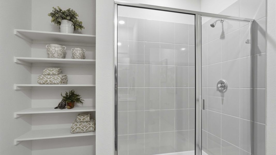 Representative interior finishes for a home built from the HANNA by D.R. Horton in Blaire Lake, Tyler (Image 21). Representative interior finishes for a home built from the HANNA by D.R. Horton in Blaire Lake, Tyler (Image 21).