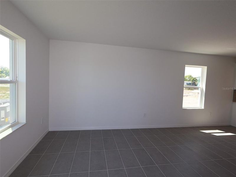 Spacious, unfurnished interior of a new home in Southpointe, Palmetto (Image 22).