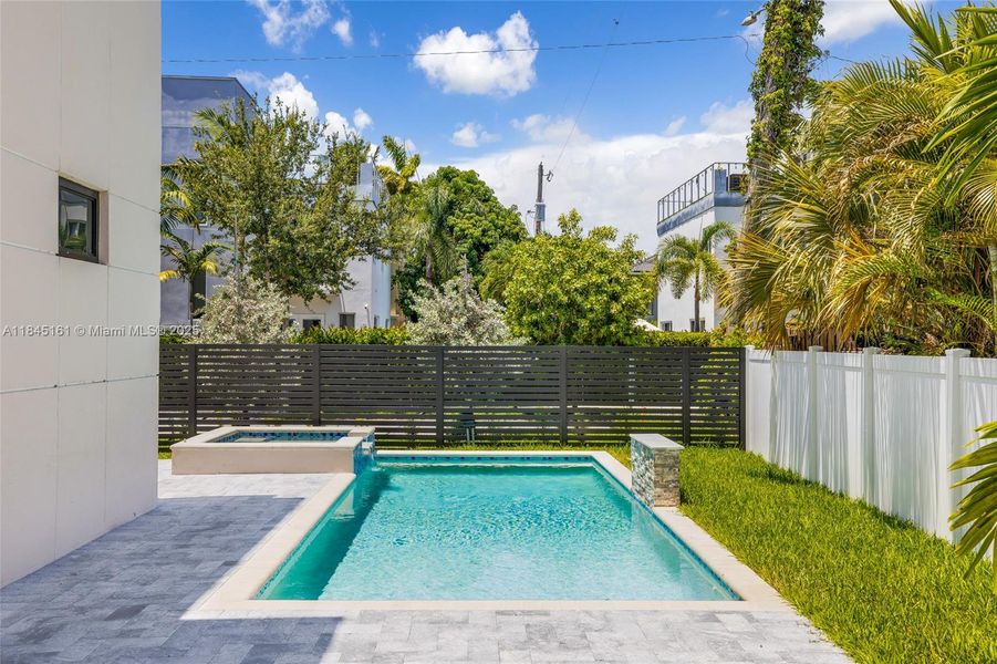 Exterior details and patio area of a home in , Fort Lauderdale (Image 29). Exterior details and patio area of a home in , Fort Lauderdale (Image 29).