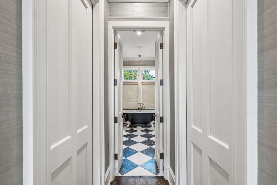 Image 102 of a home in .