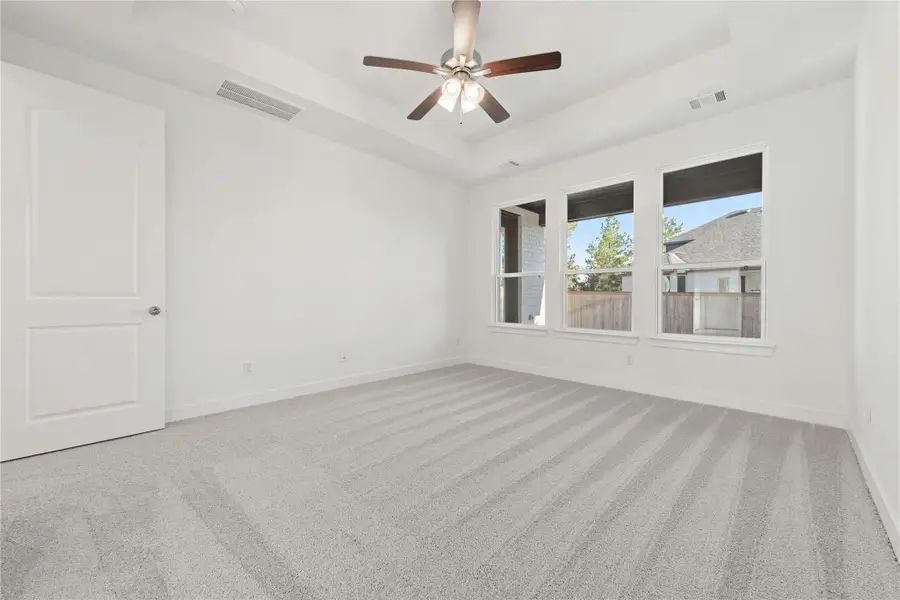 Spacious, unfurnished interior of a new home in Kresston, Montgomery (Image 12).