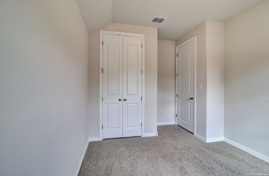 Spacious, unfurnished interior of a new home in Clear Creek, New Braunfels (Image 16).