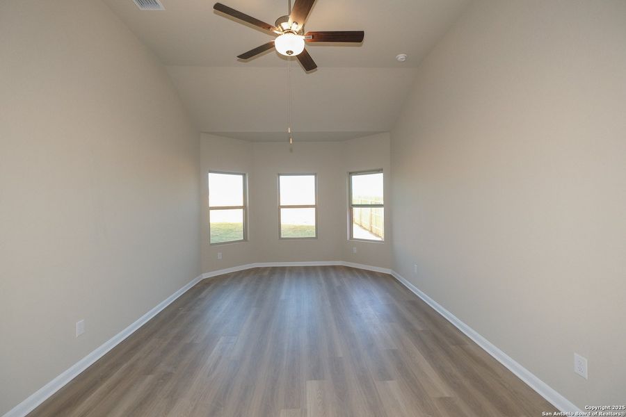 Spacious, unfurnished interior of a new home in Winding Brook, San Antonio (Image 18). Spacious, unfurnished interior of a new home in Winding Brook, San Antonio (Image 18).