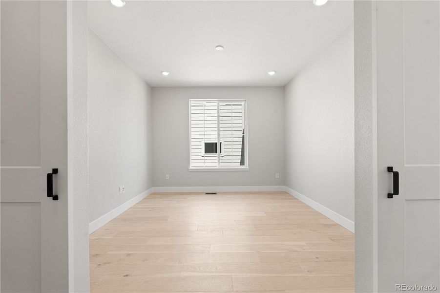 Spacious, unfurnished interior of a new home in Gallery at The Canyons, Castle Pines (Image 30).