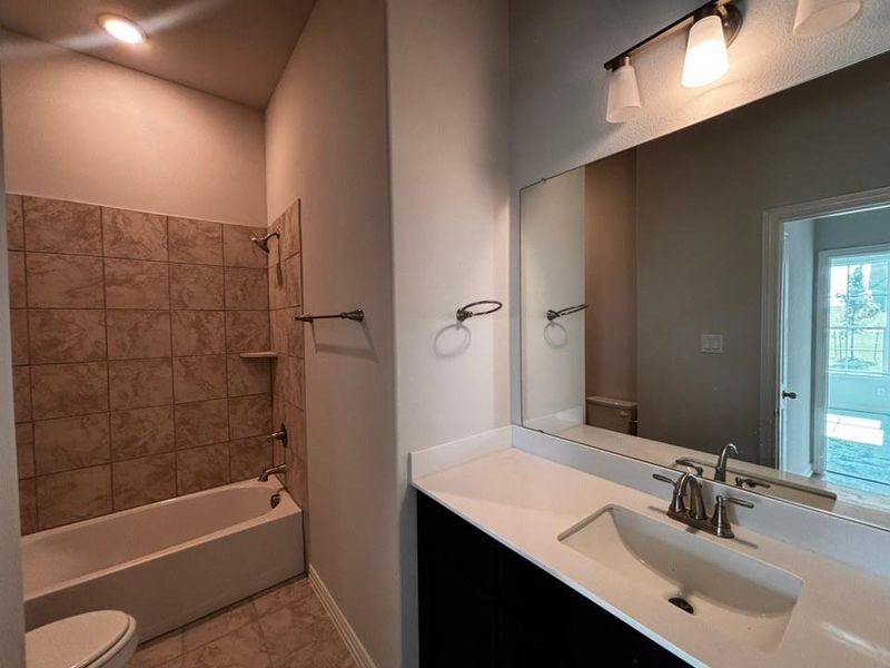 Furnished interior view inside a new home in Hillview Addition, Decatur (Image 5).