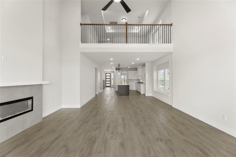 14. 1514 Overton - Family (2) 14. 1514 Overton - Family (2)