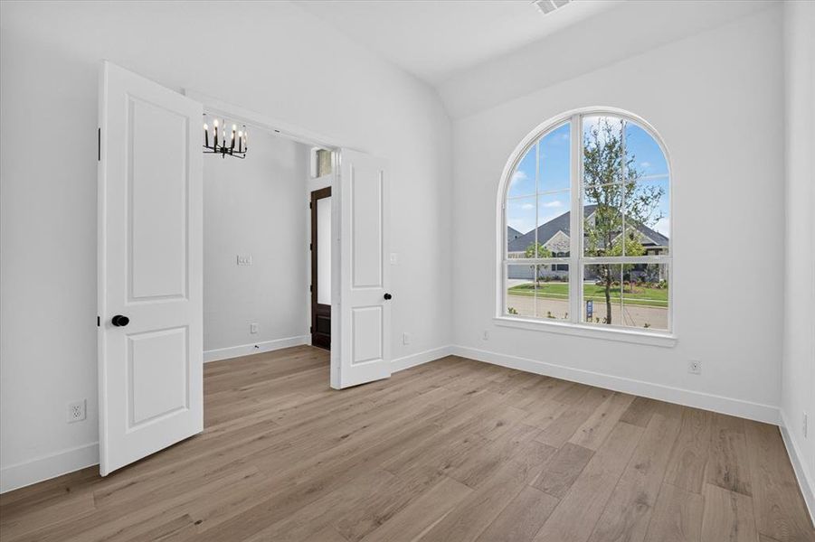 Spacious, unfurnished interior of a new home in Sandbrock Ranch, Aubrey (Image 17). Spacious, unfurnished interior of a new home in Sandbrock Ranch, Aubrey (Image 17).