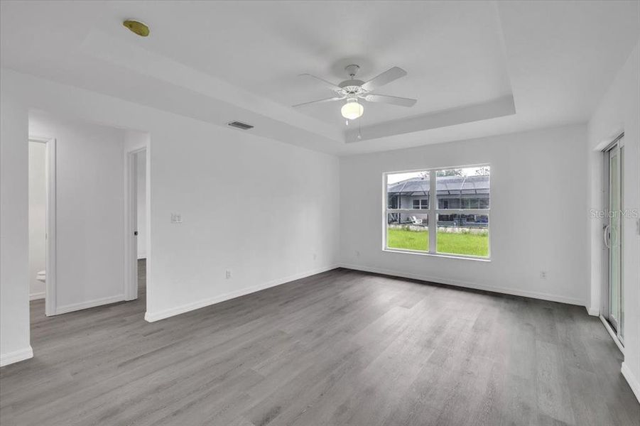 Spacious, unfurnished interior of a new home in , Punta Gorda (Image 24).