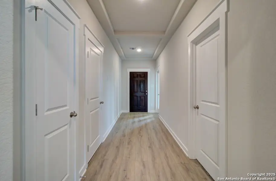 Spacious, unfurnished interior of a new home in Prairie Green, Converse (Image 9).