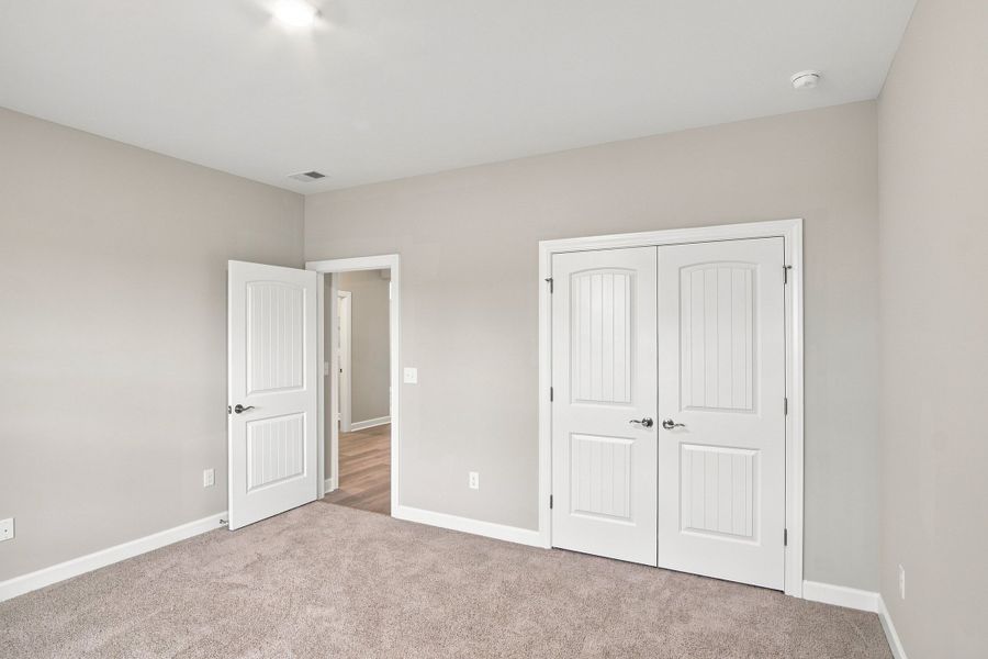 Spacious, unfurnished interior of a new home in Coastal Club of the Carolinas, Calabash (Image 17).
