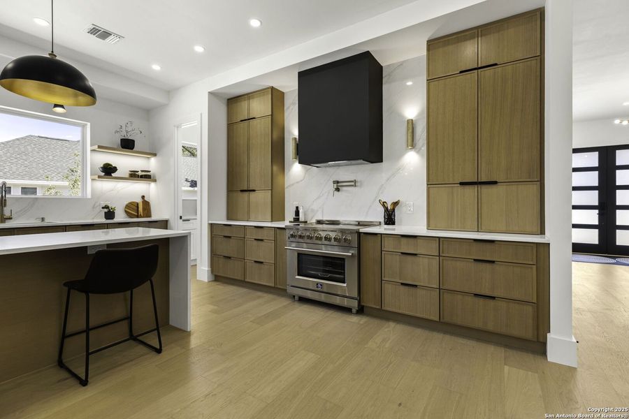 Furnished interior view inside a new home in , Boerne (Image 8).