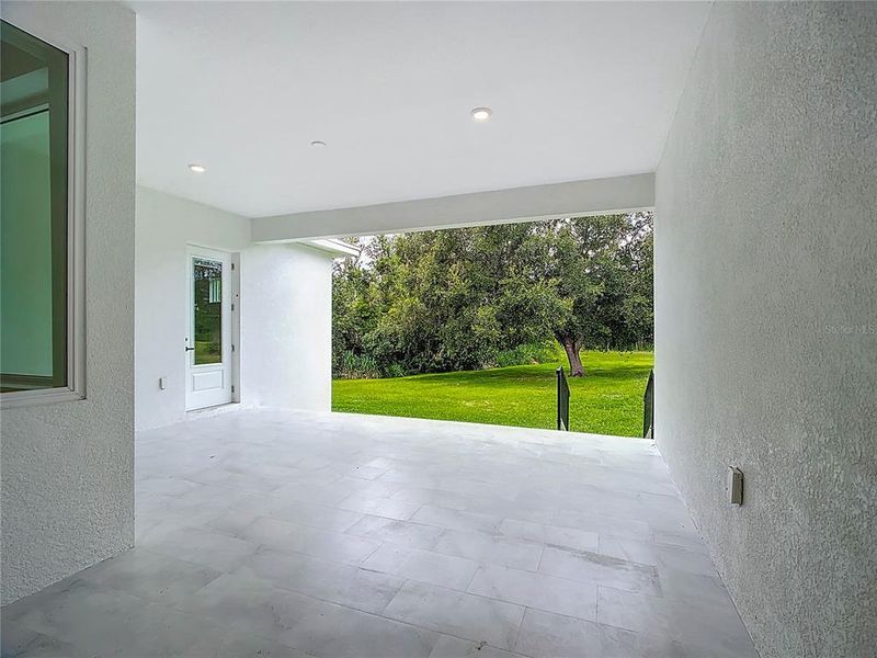 Close-up of interior finishes inside a home in , Plant City (Image 20).