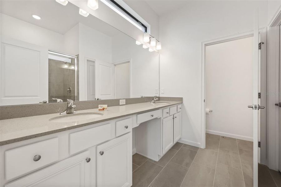 Furnished interior view inside a new home in , Orlando (Image 8).