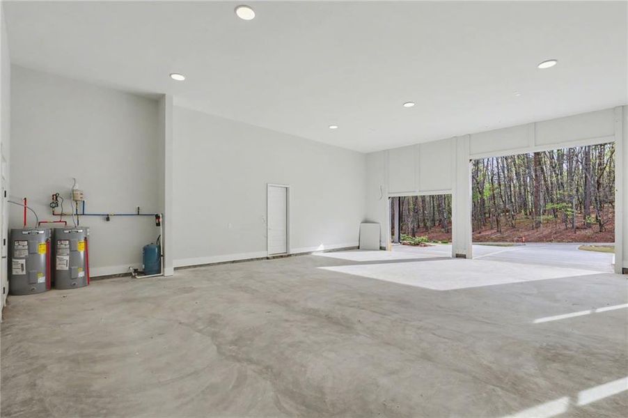 Spacious, unfurnished interior of a new home in , Clarkesville (Image 66).