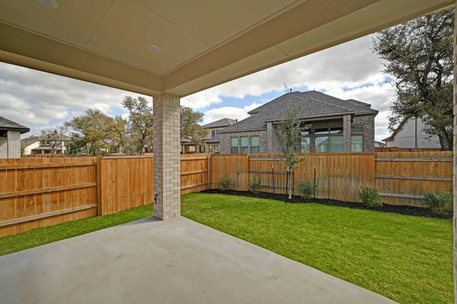 Exterior details and patio area of a home in 6 Creeks at Waterridge, Kyle (Image 2).