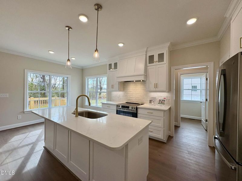 98a5d595-c3d1-4bf8-b3b9-bf0d4d90b293