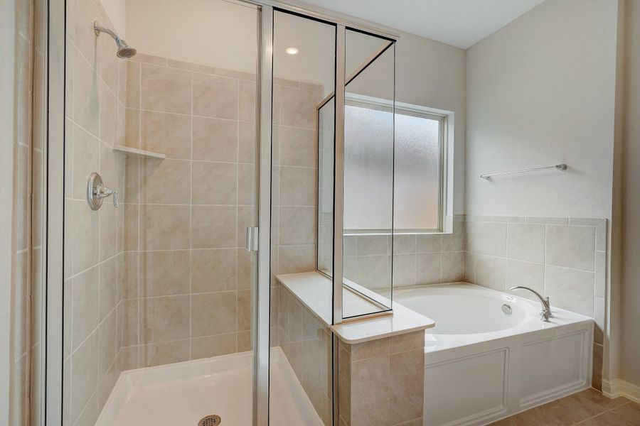 Primary suite bathroom in the Pearl floorplan at a Meritage Homes community.