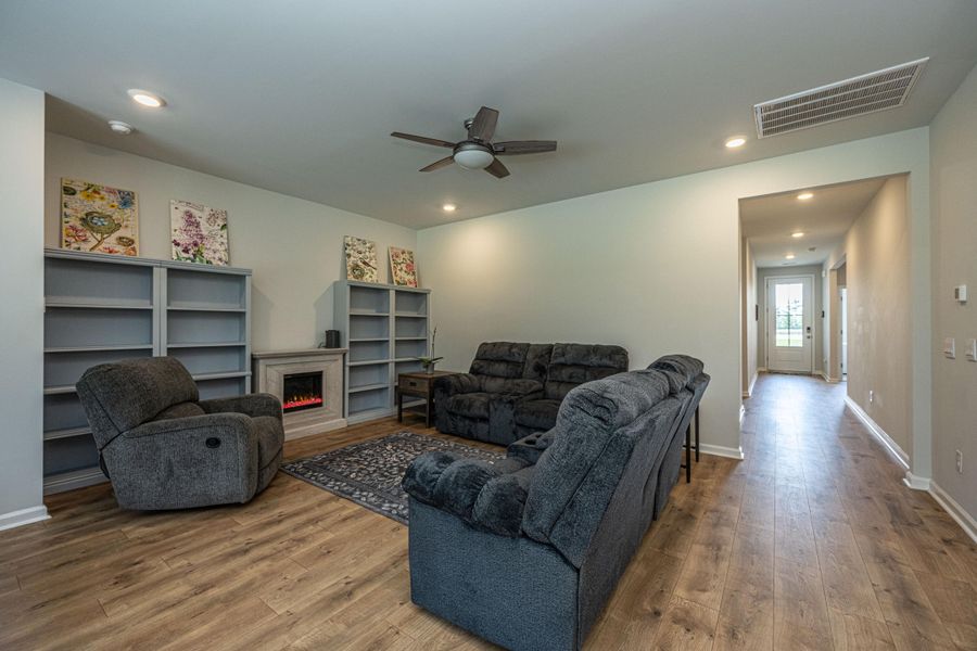 Furnished interior view inside a new home in French Quarter Creek, Huger (Image 33).