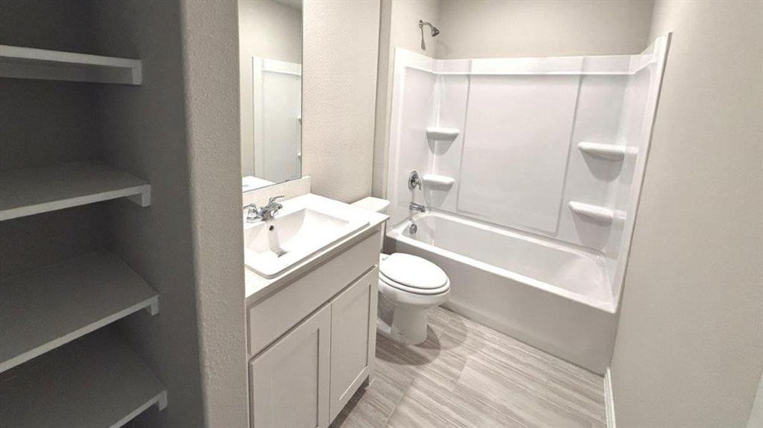 Furnished interior view inside a new home in Sunnycreek, Fort Worth (Image 8).