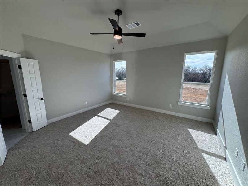 Spacious, unfurnished interior of a new home in Taylor Ranch, Springtown (Image 10).