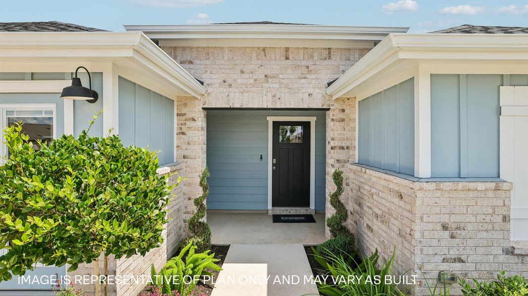 Exterior details and patio area of a home in Thunder Rock, Marble Falls (Image 2). Exterior details and patio area of a home in Thunder Rock, Marble Falls (Image 2).