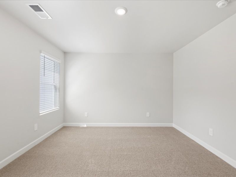 Spacious, unfurnished interior of a new home in Avalon Townes, Lyman (Image 14).