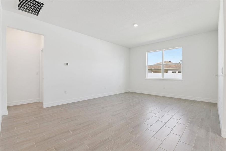 Spacious, unfurnished interior of a new home in Prairie Oaks, St. Cloud (Image 24).