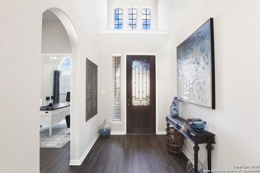 Furnished interior view inside a new home in Buffalo Crossing, Cibolo (Image 13). Furnished interior view inside a new home in Buffalo Crossing, Cibolo (Image 13).