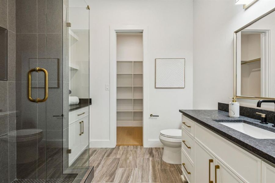 Furnished interior view inside a new home in , Dallas (Image 12).