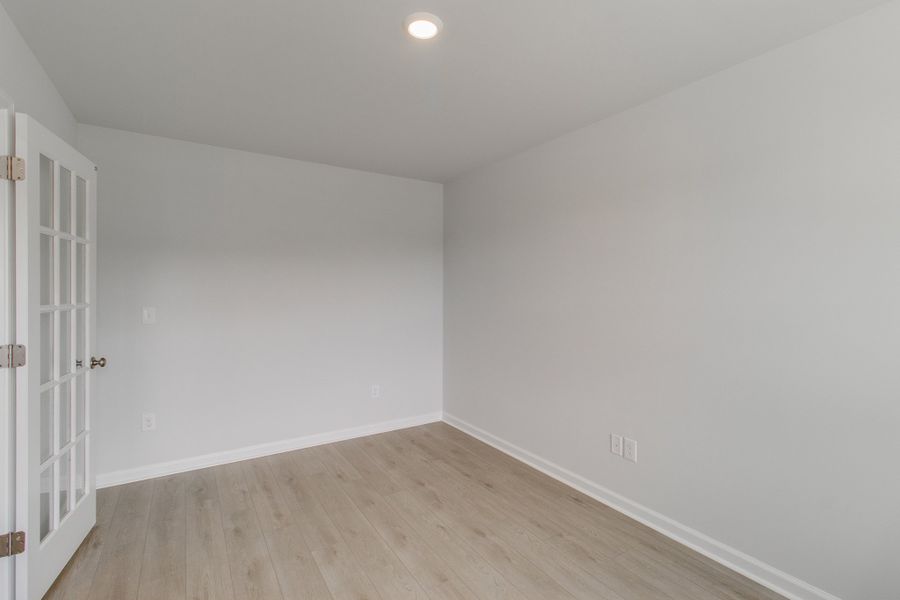 Spacious, unfurnished interior of a new home in Bluefield, Lexington (Image 22).