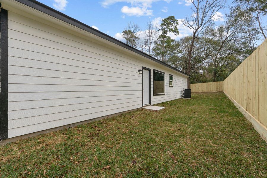 Exterior details and patio area of a home in , Willis (Image 26).