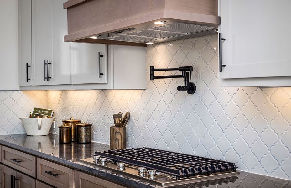 Representative interior finishes for a home built from the Denali by Pulte Homes in Blue Creek Trails, Richmond (Image 5).