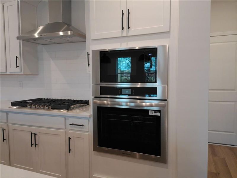 Close-up of interior finishes inside a home in Lake Shore, Winder (Image 8).