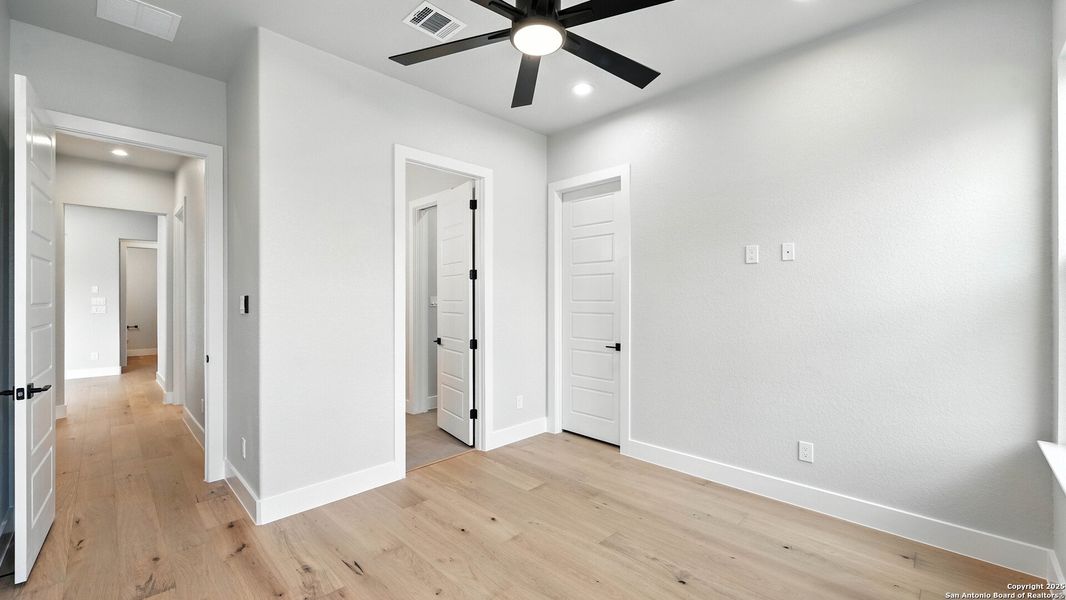 Spacious, unfurnished interior of a new home in , Spring Branch (Image 34).