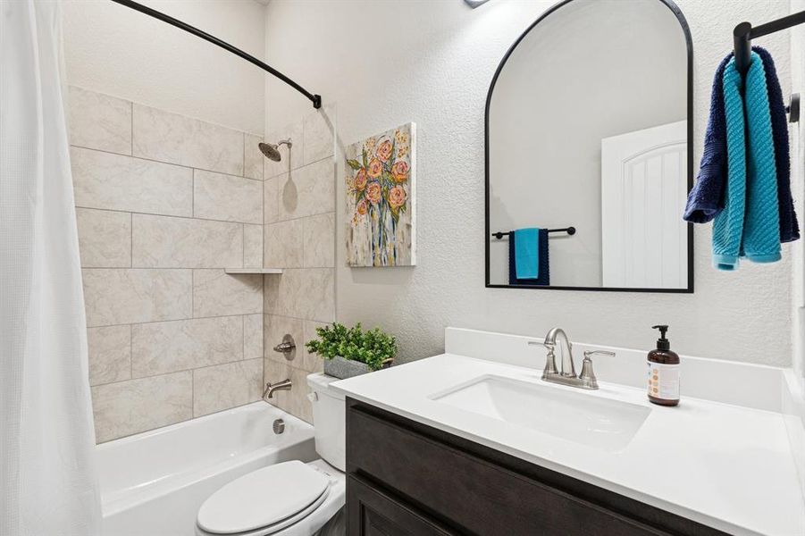 Furnished interior view inside a new home in , Weatherford (Image 9).