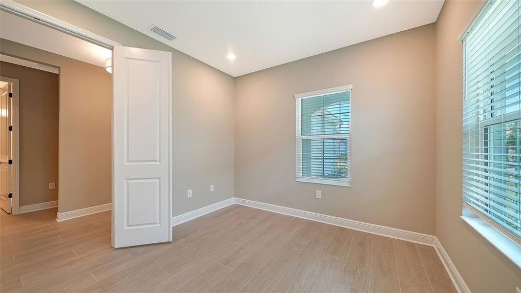 Spacious, unfurnished interior of a new home in Windward, Lakewood Ranch (Image 38).