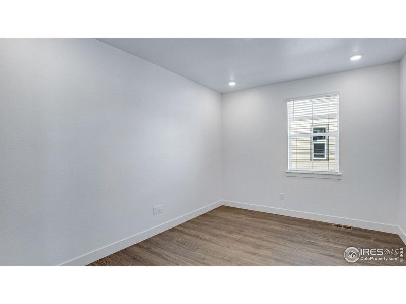 Spacious, unfurnished interior of a new home in Vantage, Berthoud (Image 31).