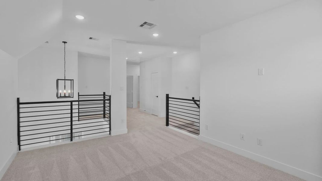 Spacious, unfurnished interior of a new home in Evergreen 60s, Conroe (Image 31).
