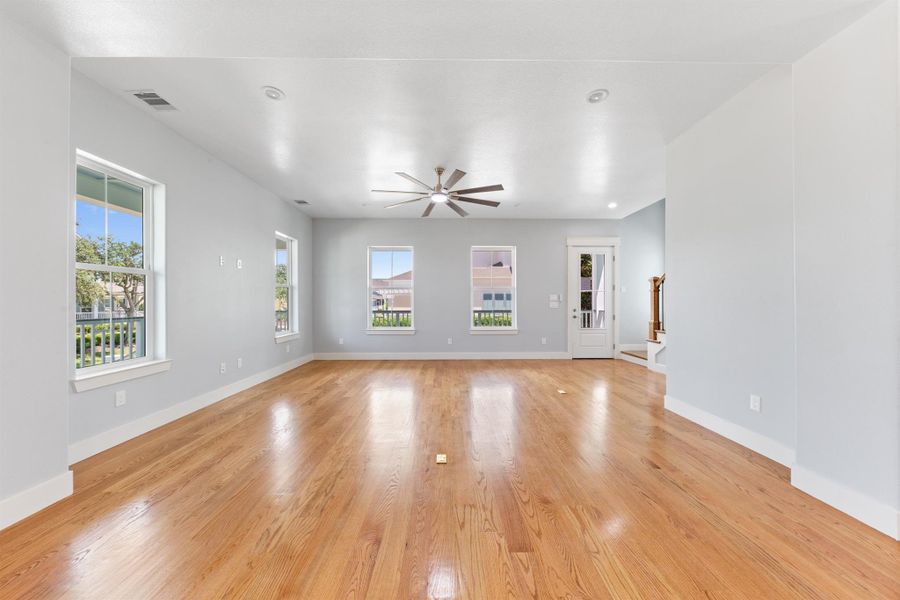 Spacious, unfurnished interior of a new home in , Galveston (Image 33).