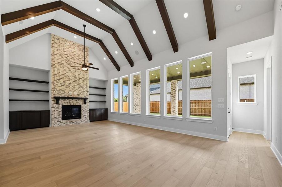 Spacious, unfurnished interior of a new home in Dove Hollow, Waxahachie (Image 13). Spacious, unfurnished interior of a new home in Dove Hollow, Waxahachie (Image 13).