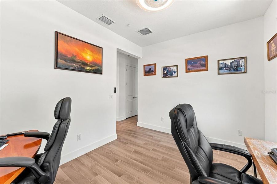 Furnished interior view inside a new home in , Seminole (Image 33).