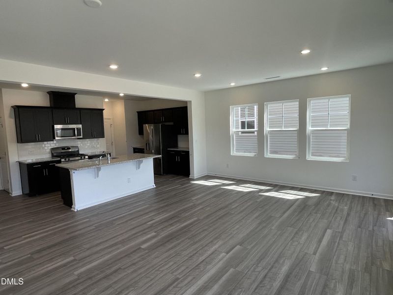 WD 40 dining and kitchen
