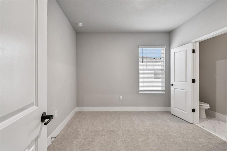 Spacious, unfurnished interior of a new home in Towns at Union, St. Petersburg (Image 35).
