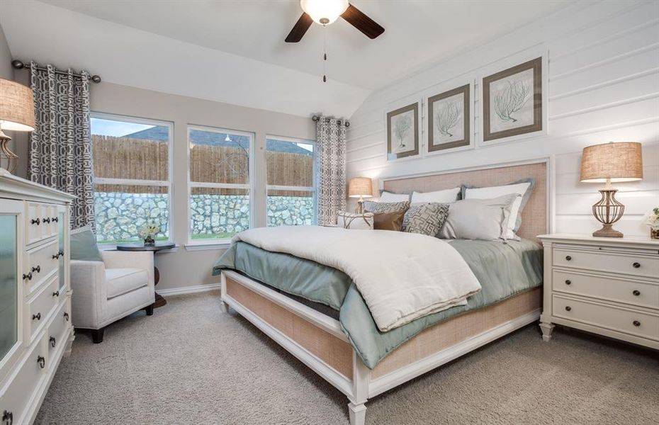 Elegant Owner's suite with beautiful finishes and ample floor space *Model representation Elegant Owner's suite with beautiful finishes and ample floor space *Model representation