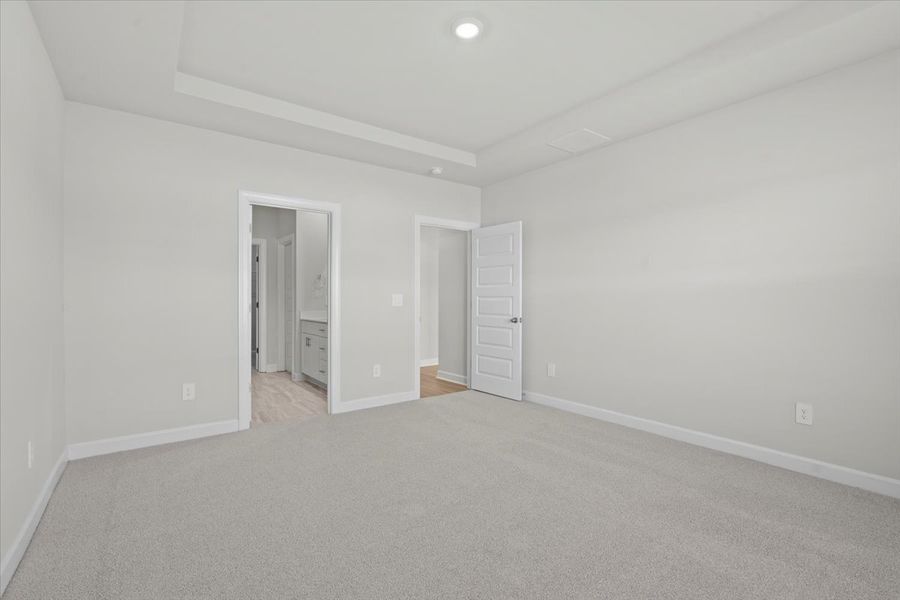 Spacious, unfurnished interior of a new home in Holland Park, Spartanburg (Image 16).