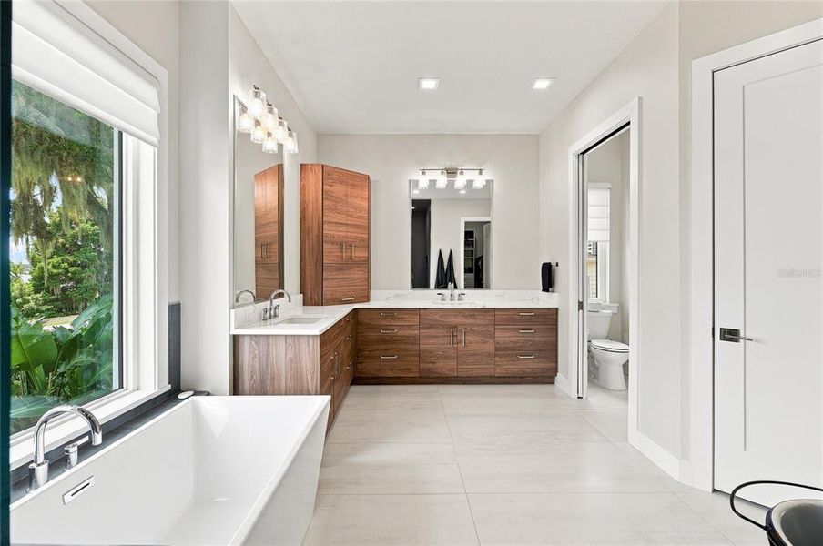 Furnished interior view inside a new home in , Winter Haven (Image 10).
