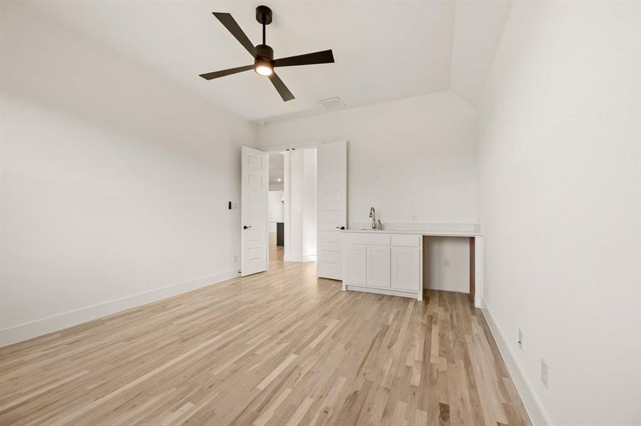 Spacious, unfurnished interior of a new home in Settlers Glen, New Fairview (Image 31). Spacious, unfurnished interior of a new home in Settlers Glen, New Fairview (Image 31).