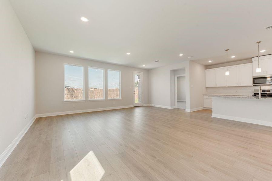 Spacious, unfurnished interior of a new home in Walden Pond, Forney (Image 15).